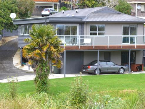 15 Charles Dickens Drive, Mellons Bay