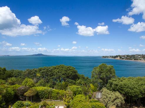 15 Churchill Road, Murrays Bay