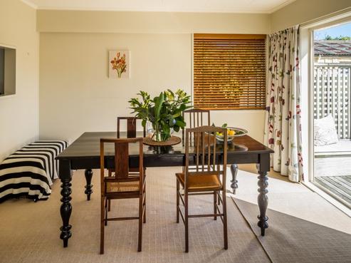 1/11 Pukatea Street, Eastbourne