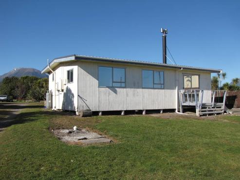 8 Johnston Crescent, Haast