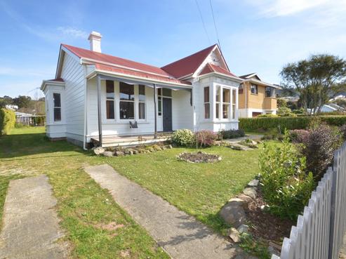9 Hall Road, Sawyers Bay