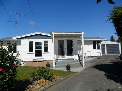 10 Beach Road, Hampstead
