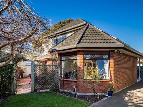 102A Kings Crescent, Central Hutt