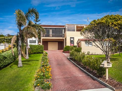 105 Pacific Parade, Army Bay