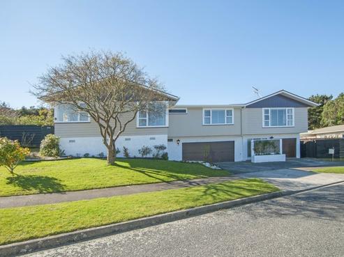 216 Dowse Drive, Maungaraki