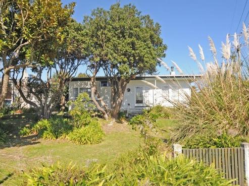 12 Rangihiroa Street, Waikanae Beach
