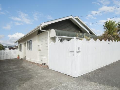 10 Collins Street, Petone