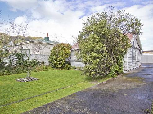 97 Whites Line East, Waiwhetu