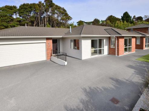 11 Beachwood Drive, Hatfields Beach