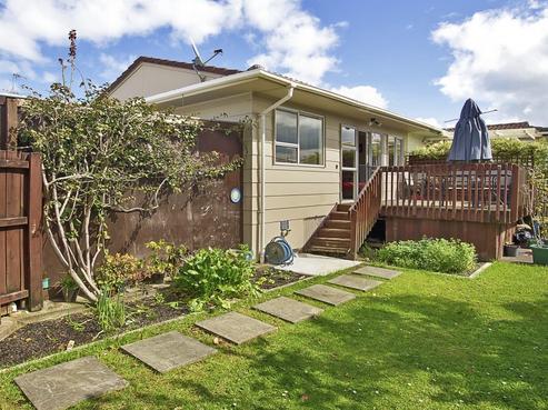 2/109 Pigeon Mountain Road, Half Moon Bay