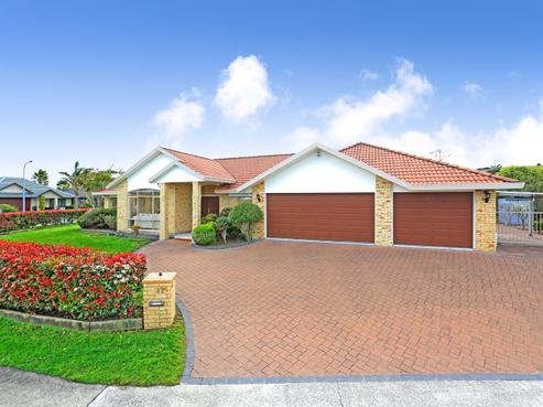 32 Oakridge Way, Northpark