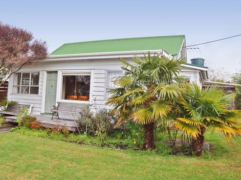 19 Ferndale Avenue, Leigh