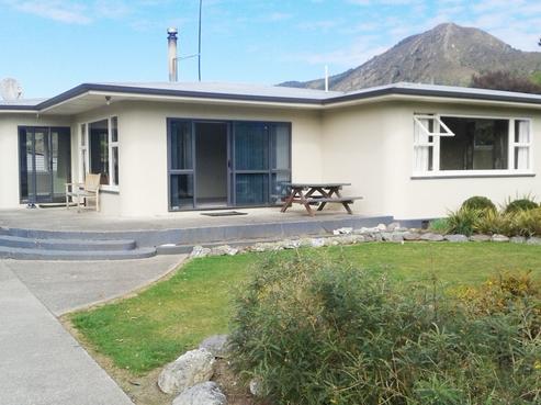 18 Hampden Street, Murchison