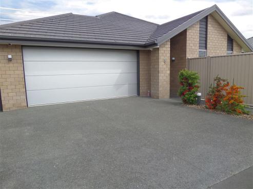 35 Little Oaks Drive, Yaldhurst