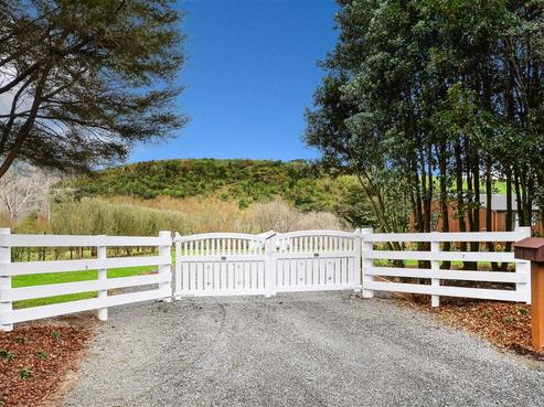 86 Taiapa Road, Muriwai