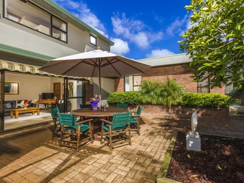 2 Braemar Road, Castor Bay