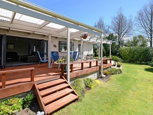 33 Aloma Way, Glenview