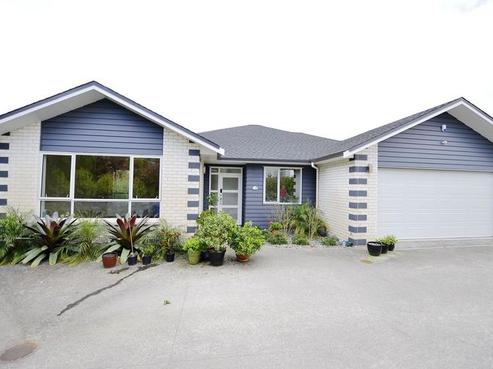 99 Lake Panorama Drive, Henderson Valley
