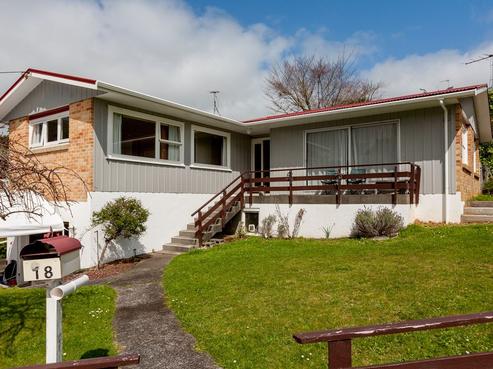 18 Beaumont Crescent, Frankleigh Park