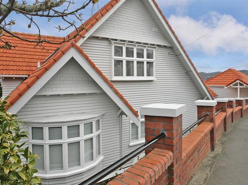54 The Crescent, Roseneath
