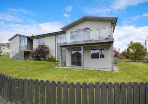 45 Barton Street, Brockville
