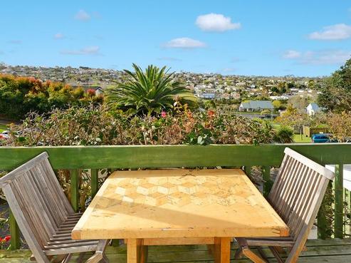 16 Camilla Grove, Totara Vale
