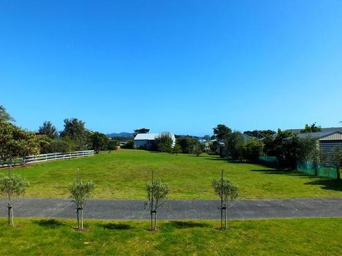 167 Kowhai Avenue, Matarangi