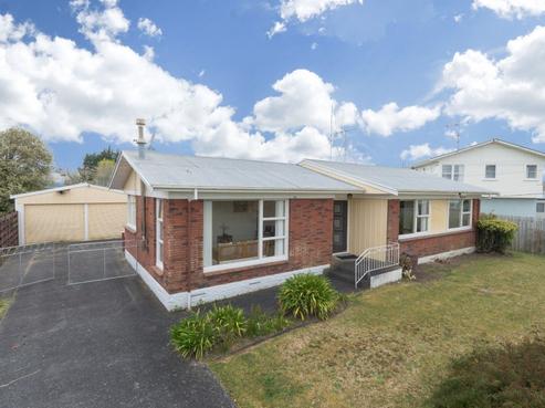 6 Paulette Place, Queenwood