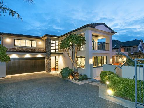 3 Courtneys, West Harbour