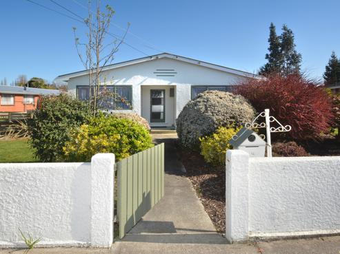12 Queen Street, Milton