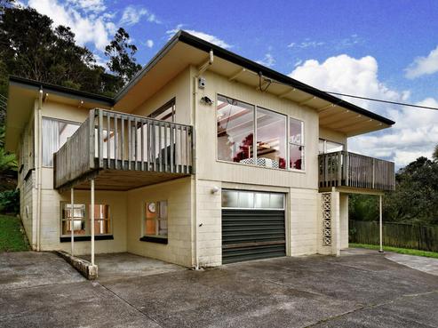 36 Takahe Road, Titirangi