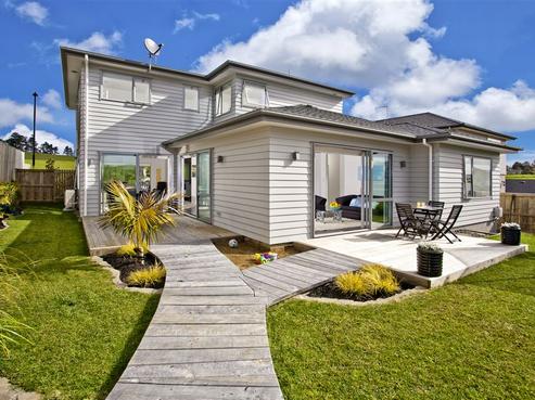 52 Butler Stoney Crescent, Silverdale