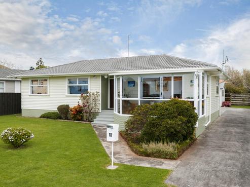 18 Matapouri Road, Mangere Bridge