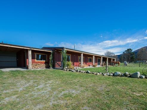 742 Ferry Road, Mesopotamia