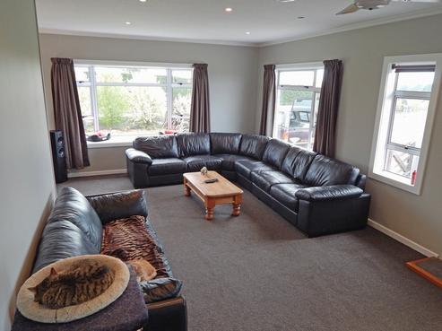 95 Fairview Road, Fairview