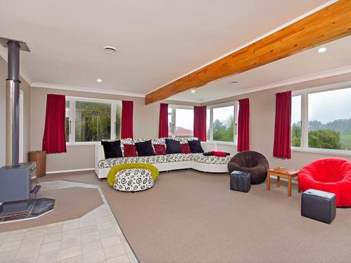 14 Beach Road, Glenbrook
