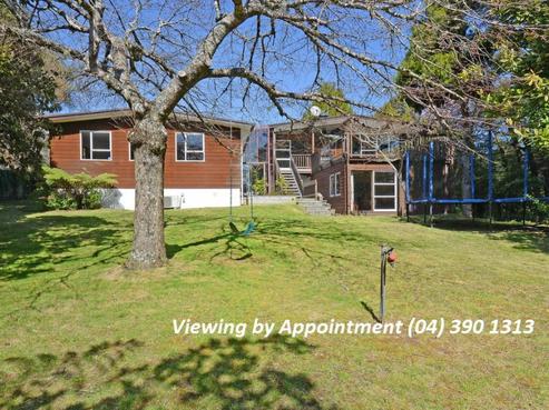 18 Freemans Way, Pinehaven
