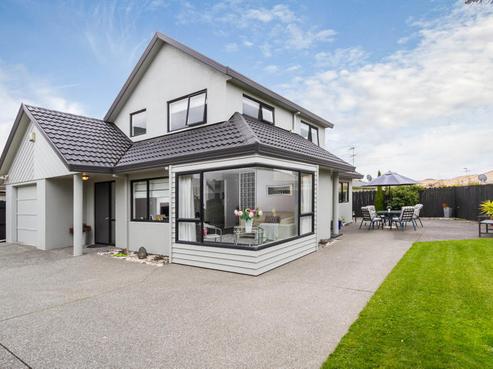 35B West Fairway, Golflands