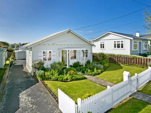 12 Egremont Street, Belmont