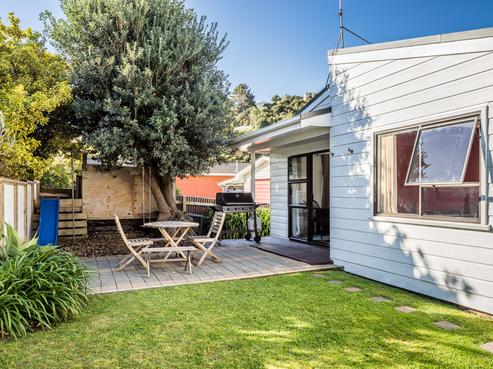 16 Acheron Road, Mana