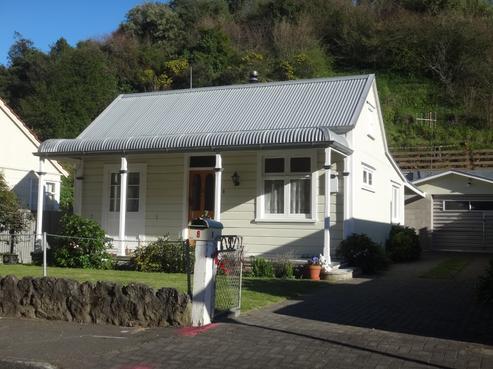8 Main Street, Napier Hill