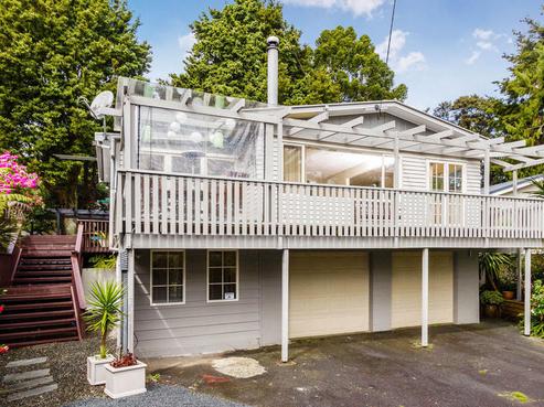 10 Karen Road, Laingholm