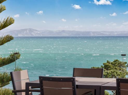 8 Pacific Parade, Army Bay