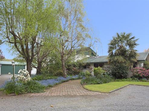 100 Parsonage Road, Woodend