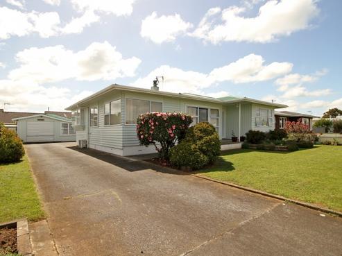 6 Mark Perreau Place, Foxton