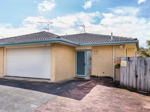 7D Marbeth Court, Botany Downs