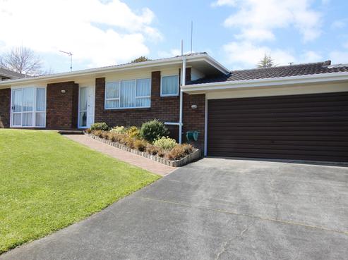 2A Kallaroo Place, Botany Downs