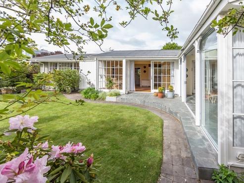 120 Straven Road, Fendalton