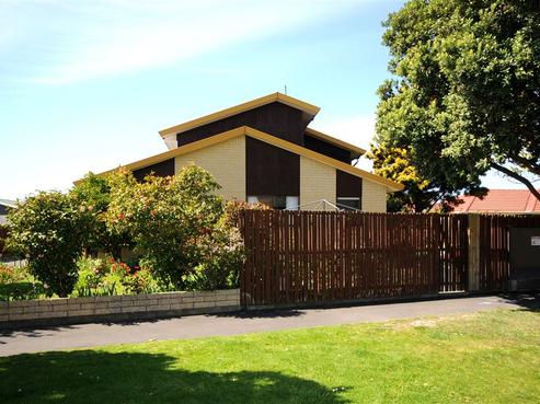 2/28 Celia Street, Redcliffs