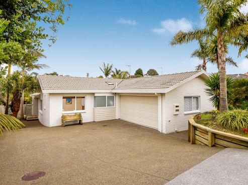 18 Bernie Edwards Place, Botany Downs